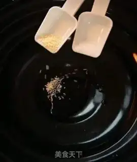 Make Fried eggs hanging step 2