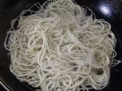 Make Hot dry noodles step 2