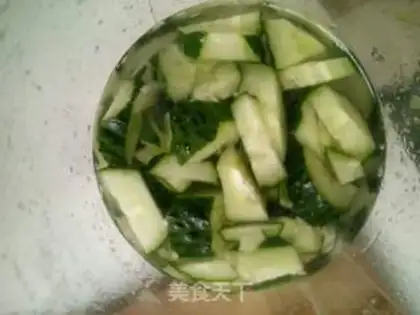 Make Cucumber juice step 1