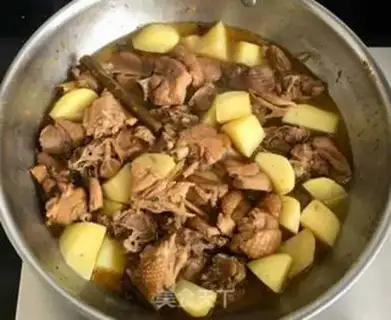 Make A big cock stew of potatoes step 8