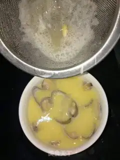 Make Flower clams and eggs step 3