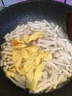 Make White mushroom egg soup step 3