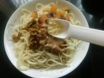 Make Hot dry noodles step 14