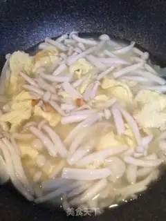 Make White mushroom egg soup step 4