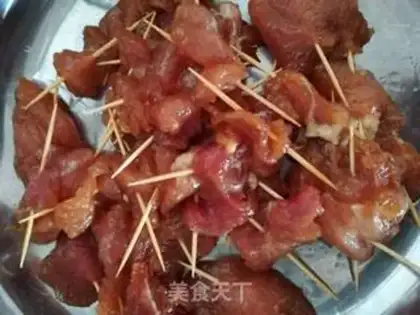 Make Ridiculous toothpick meat step 1
