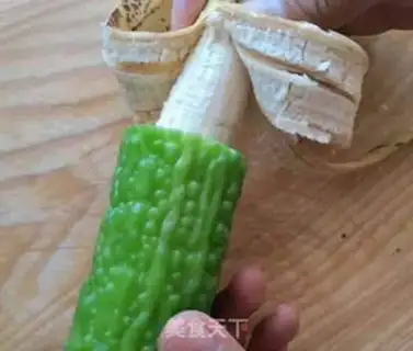 Make Banana slices of bitter melon step 4