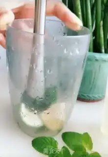 Make Lemon mint tea step 2