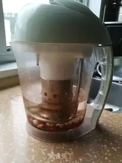 Make "Red Bean Lotus Peanut Bean" step 1