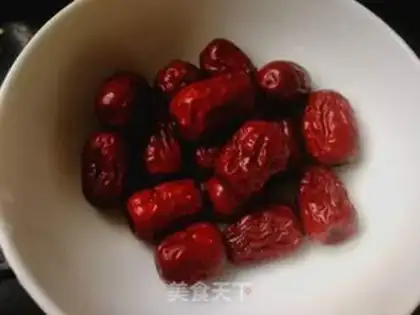 Make Black sesame dates oatmeal paste step 1