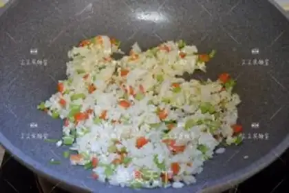 Make Creamed egg fried rice step 5