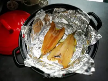 Make Garlic fans roast ice fish step 4