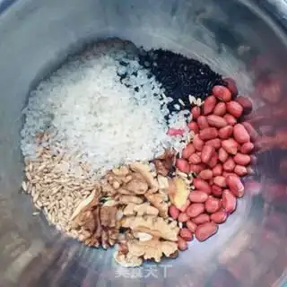 Make Nutnut peanut porridge step 0