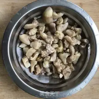 Make A chicken claw with beans step 1