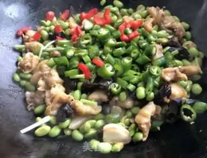 Make A chicken claw with beans step 4