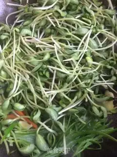 Make Clear the black bean sprouts step 5