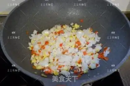 Make Olive omelet fried rice step 4