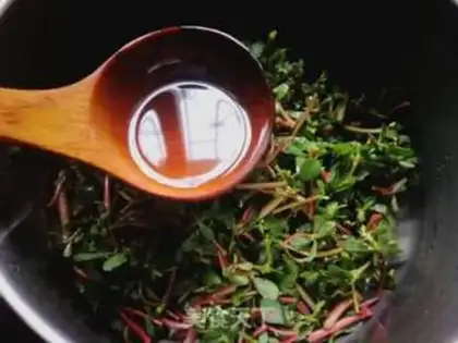 Make Steamed horse teeth step 2