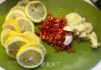 Make Spicy lemon claws step 4