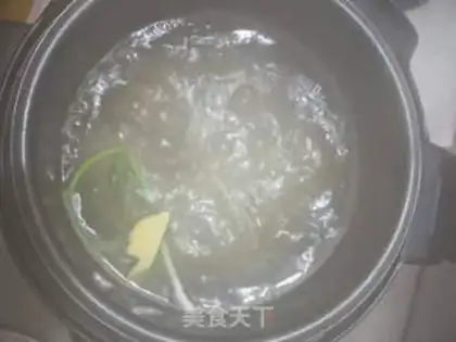 Make Red roast steak noodles step 1