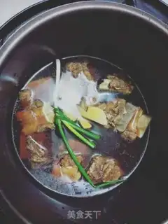Make Red roast steak noodles step 5