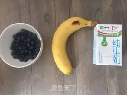 Make Blueberry banana shake step 0