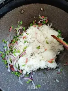 Make Pineapple rice step 4