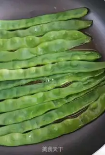 Make Frozen bean horns step 3