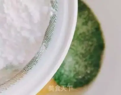 Make Spinach sesame egg rolls step 2