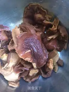 Make Wild fungus chicken soup step 4
