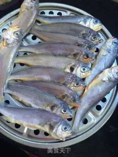 Make Fried yellowfish step 1