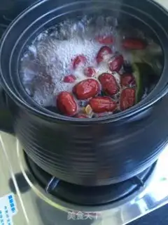 Make Wild fungus chicken soup step 10