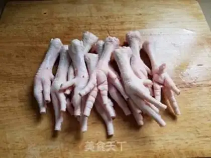 Make Spicy bean chicken claws step 0