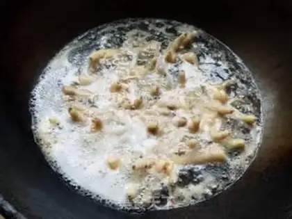Make Spicy bean chicken claws step 1