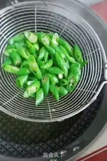 Make Chili fried eggs step 4