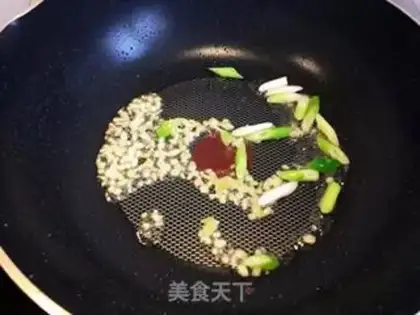 Make Tomato egg cover step 5