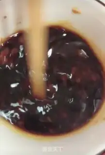 Make Northeast egg sauce step 1