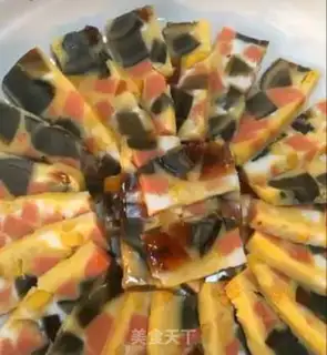 Make Colored two eggs step 9
