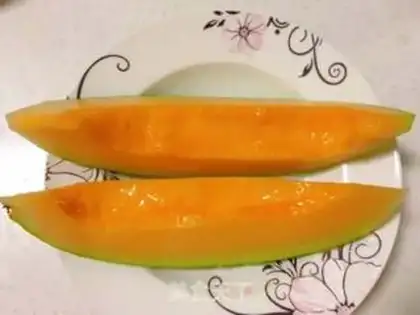 Make The chum of the melon step 1