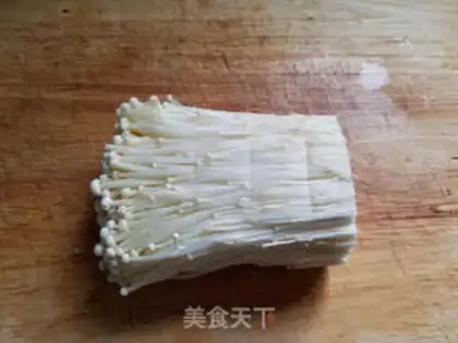 Make Garlic evaporates gill mushrooms step 0