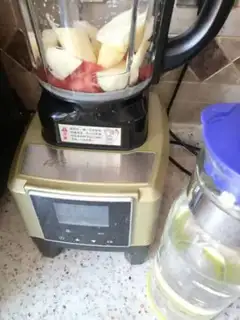 Make Tomato apple juice step 2