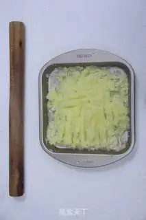 Make Autumn mashed egg rolls step 4