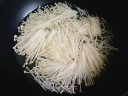 Make Frozen needle mushrooms step 2