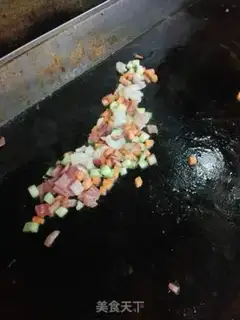 Make Gold shrimp fried rice step 1