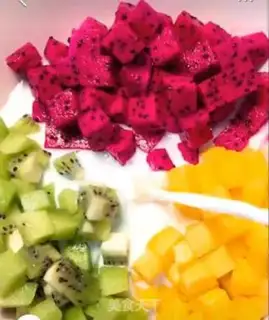 Make Fruit and ice cream step 1