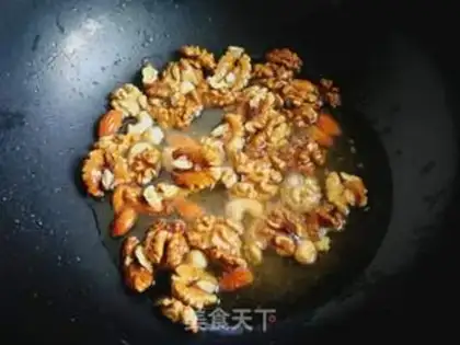 Make Amber walnuts step 7