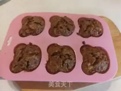 Make Red-tree walnut cake step 16