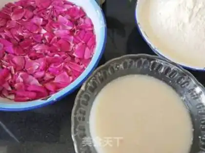 Make Wild rose rolls step 1