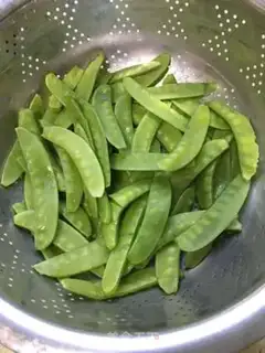 Make Snacked Dutch beans step 0
