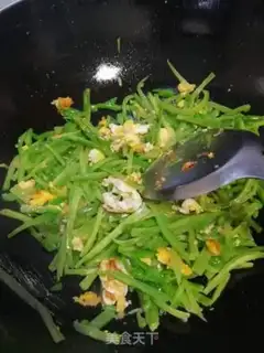 Make Scrambled eggs step 2