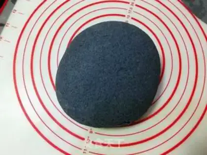 Make Black rice buns step 2